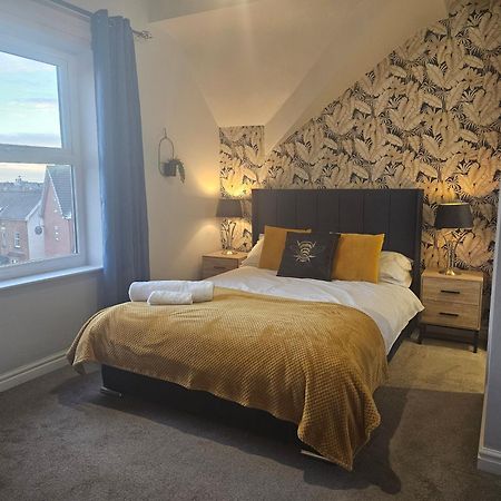 2 Bed Apartment Lakeside On The Promenade Southport Kültér fotó